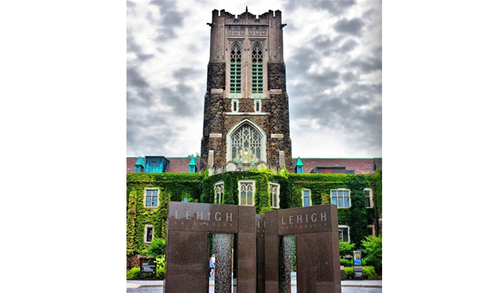 里海大學