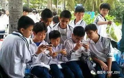 當(dāng)青春期遇上申請季，如何消除老父親老母親的同款焦慮